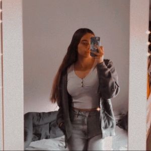 Meet your Posher, Ellah